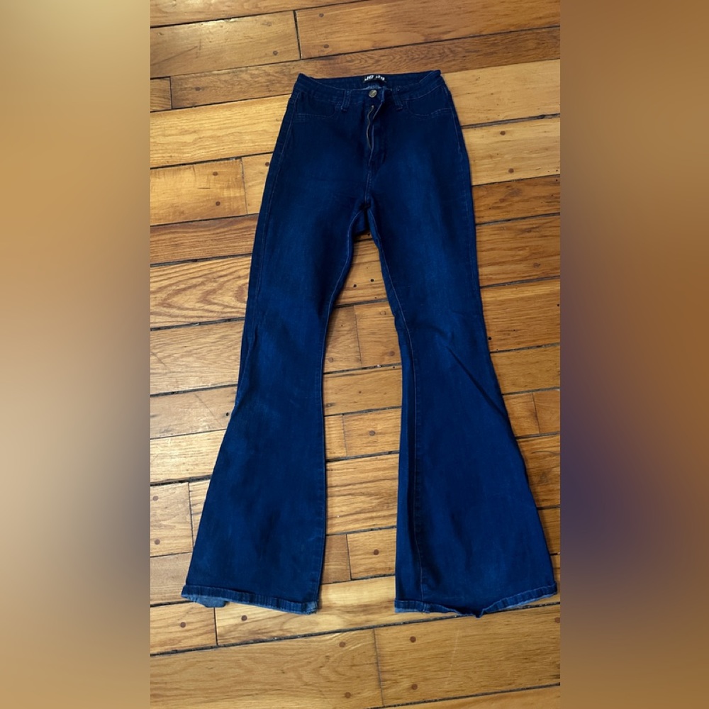 Dark blue high waisted jeans